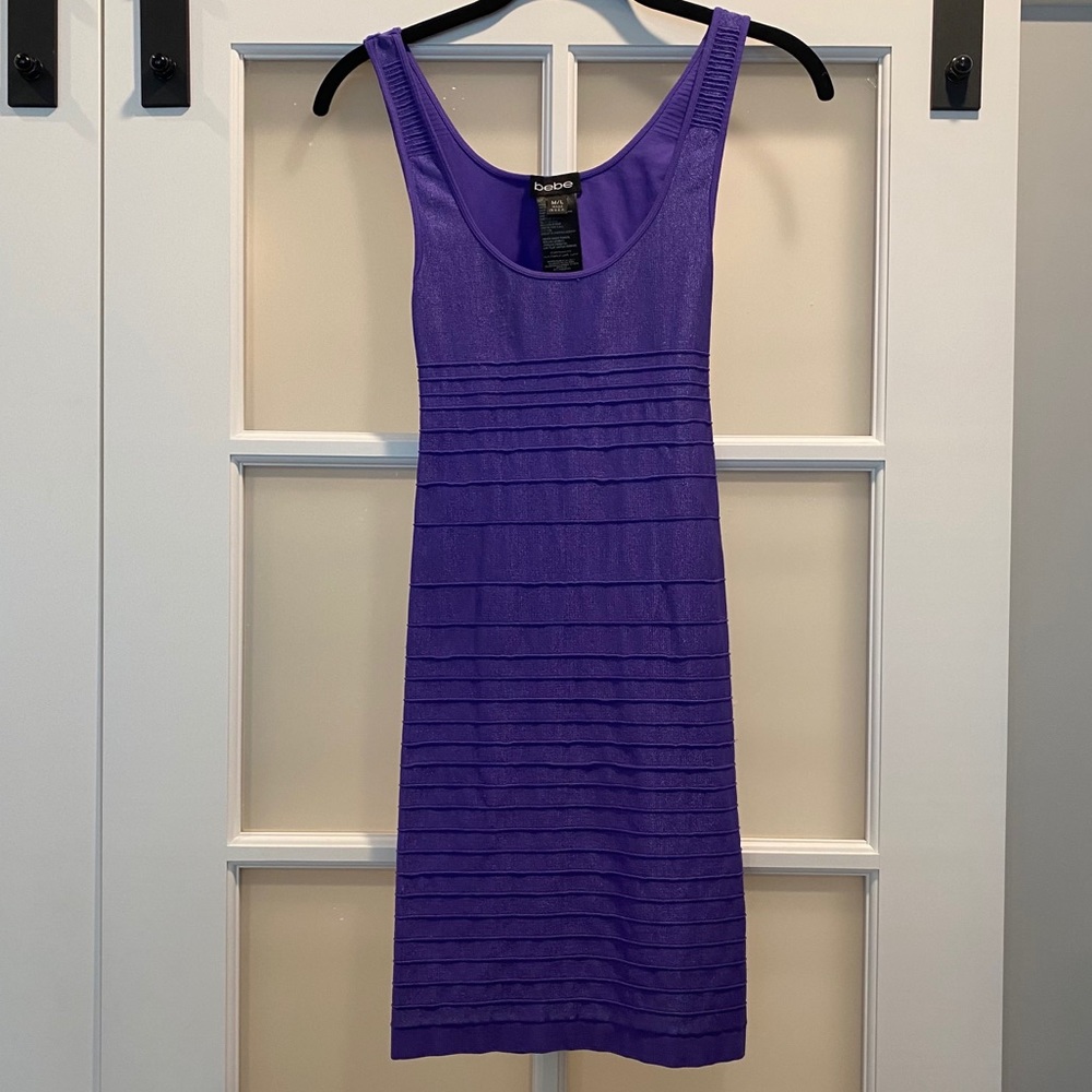 BEBE bodycon M/L peekaboo back